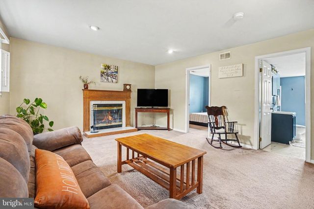 43 WHEATFIELD DR, Carlisle, PA 17015