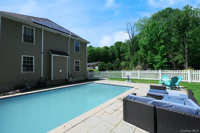 94 Robinson Lane, Wappingers Falls, NY 12590