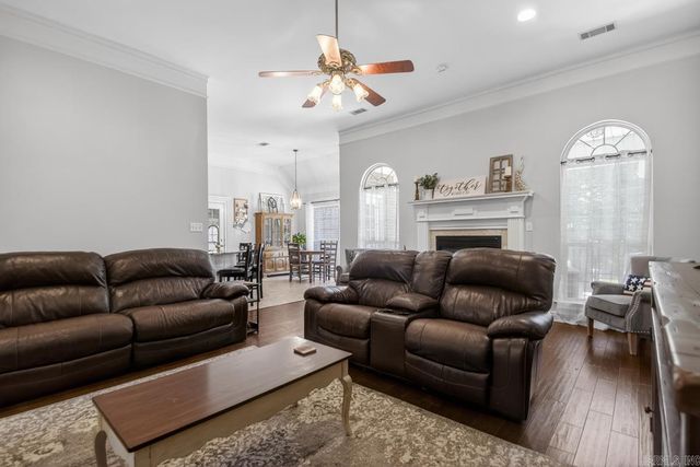1425 River Pointe Court, Benton, AR 72019