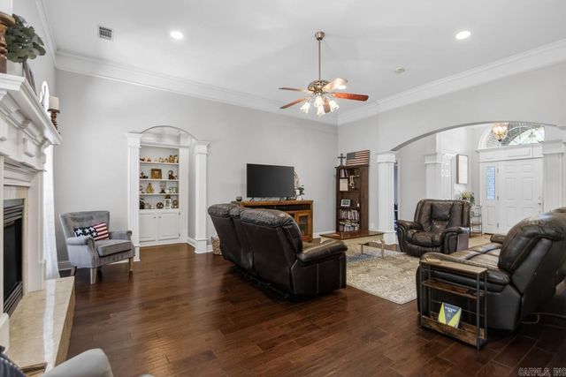 1425 River Pointe Court, Benton, AR 72019