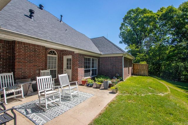1425 River Pointe Court, Benton, AR 72019