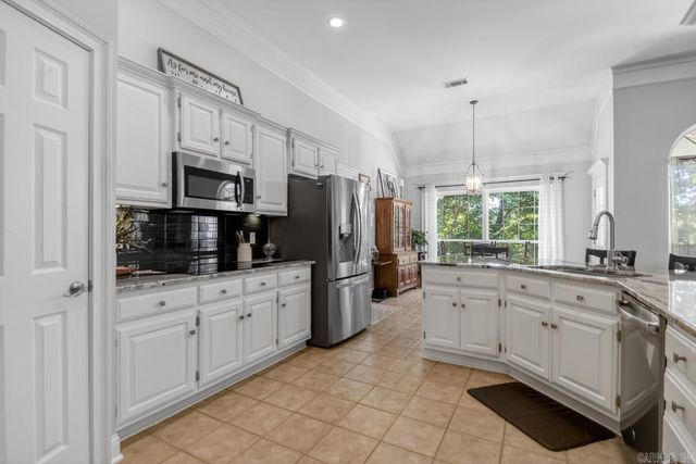 1425 River Pointe Court, Benton, AR 72019