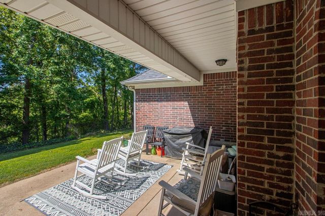 1425 River Pointe Court, Benton, AR 72019
