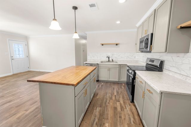 460 IVY DR, Oakland, TN 38060