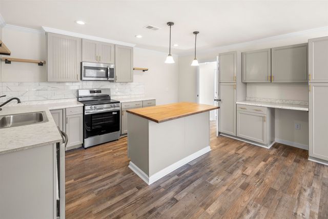 460 IVY DR, Oakland, TN 38060