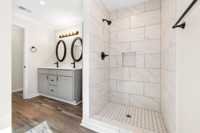 460 IVY DR, Oakland, TN 38060