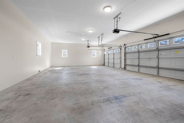 460 IVY DR, Oakland, TN 38060