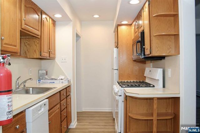 102 Paterson Avenue 1st Floor, Midland Park, NJ 07432