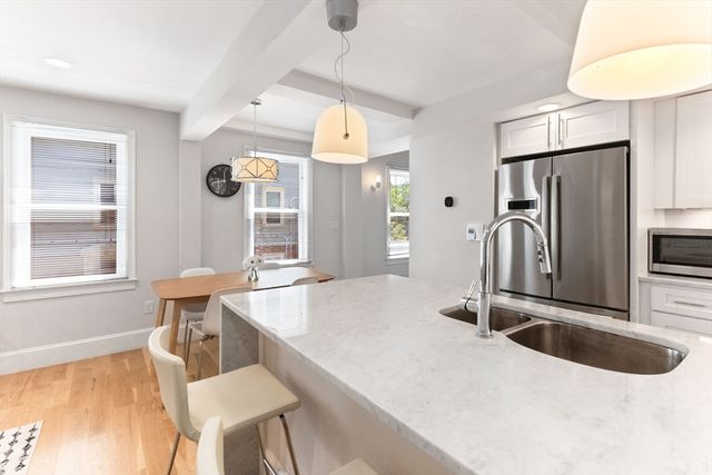 327-329 Hurley St 2, Cambridge, MA 02141