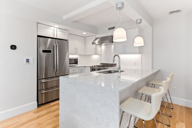 327-329 Hurley St 2, Cambridge, MA 02141