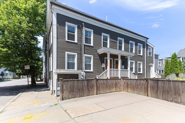 327-329 Hurley St 2, Cambridge, MA 02141