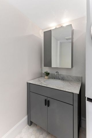 327-329 Hurley St 2, Cambridge, MA 02141