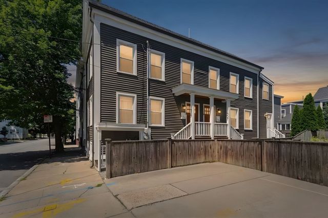 327-329 Hurley St 2, Cambridge, MA 02141