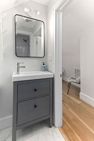 327-329 Hurley St 2, Cambridge, MA 02141