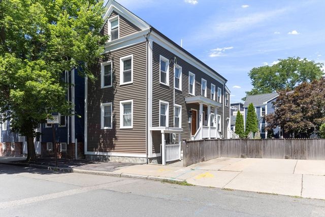 327-329 Hurley St 2, Cambridge, MA 02141