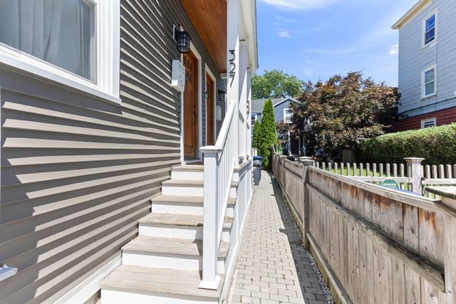 327-329 Hurley St 2, Cambridge, MA 02141
