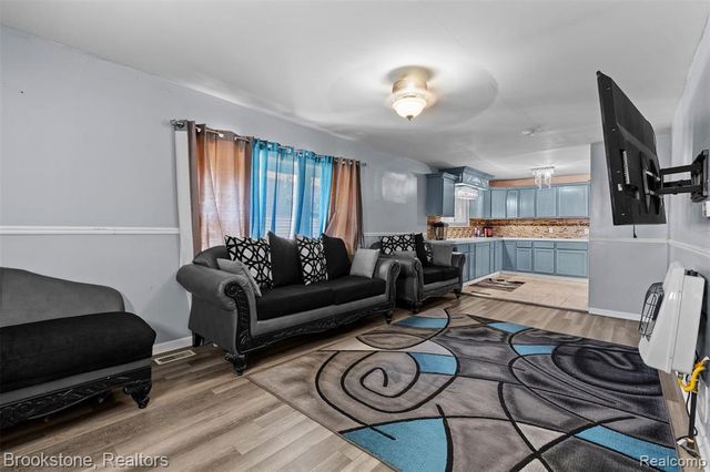 23722 Brest, Taylor, MI 48180