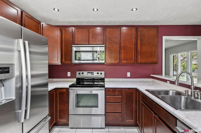 4321 S 60 Street, Lincoln, NE 68516