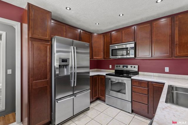 4321 S 60 Street, Lincoln, NE 68516