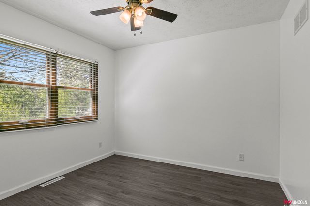 4321 S 60 Street, Lincoln, NE 68516