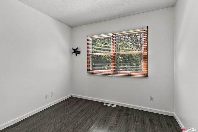 4321 S 60 Street, Lincoln, NE 68516
