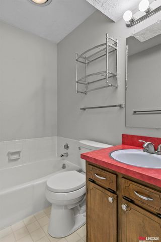 4321 S 60 Street, Lincoln, NE 68516