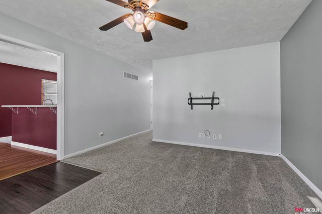 4321 S 60 Street, Lincoln, NE 68516