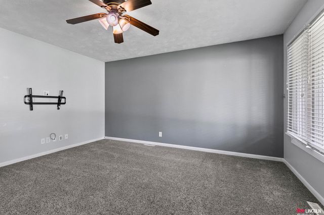 4321 S 60 Street, Lincoln, NE 68516
