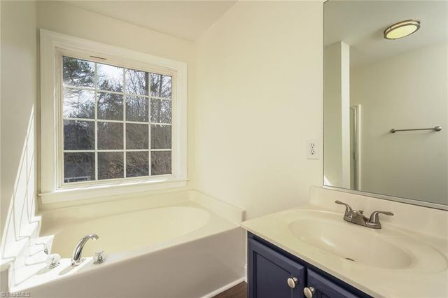 374 Quick Silver Drive, Winston-salem, NC 27127