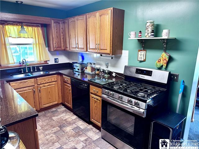 125 Seymour Street, Pomfret, NY 14063