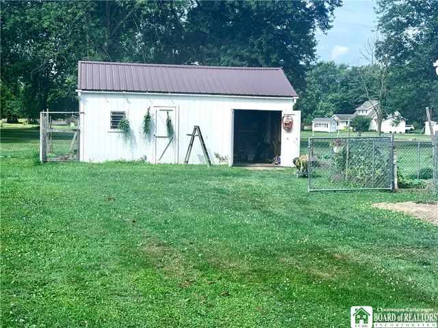 125 Seymour Street, Pomfret, NY 14063