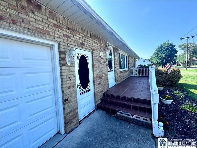 125 Seymour Street, Pomfret, NY 14063