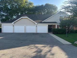 270 Kings Mill Court A1, Schaumburg, IL 60193