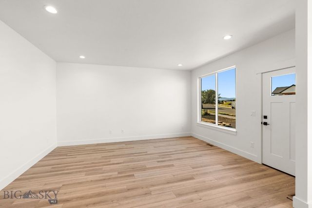 1100 Melissa Way, Belgrade, MT 59714