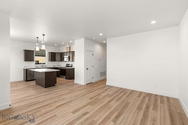 1100 Melissa Way, Belgrade, MT 59714