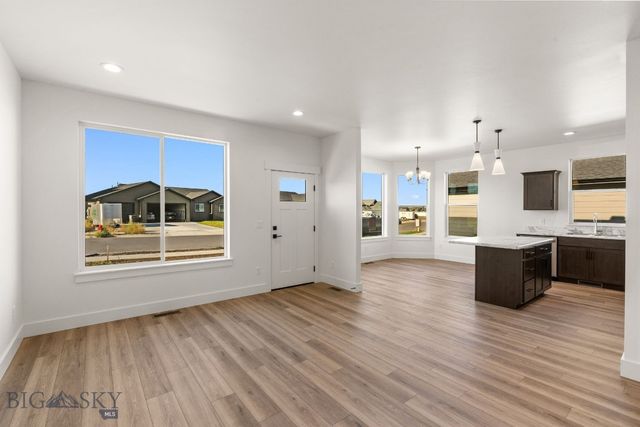 1100 Melissa Way, Belgrade, MT 59714