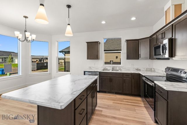 1100 Melissa Way, Belgrade, MT 59714