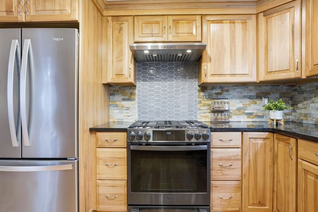 1 Denbow Road, Durham, NH 03824