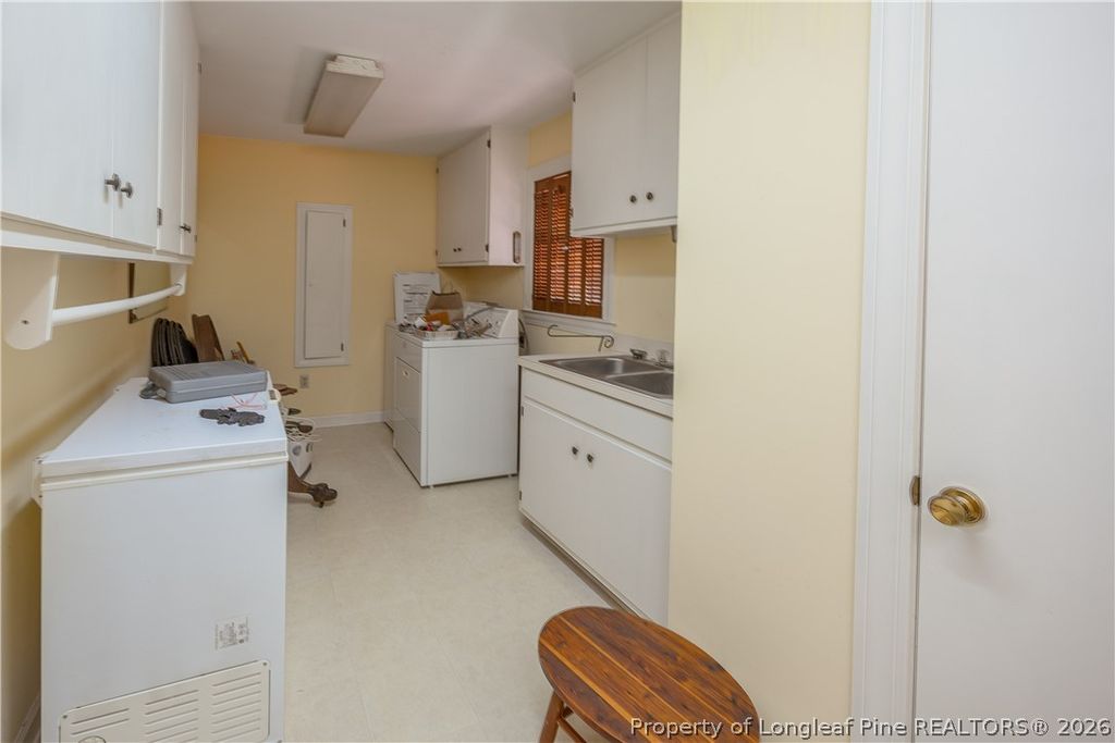 502 N Main Street, Salemburg, NC 28385 — photo 10