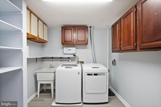 14507 CASTLEFORD CT, Centreville, VA 20121