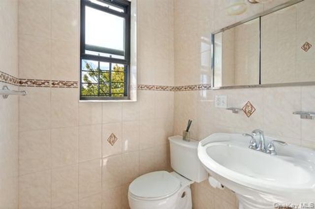 8910 35th Avenue E1L, Jackson Heights, NY 11372