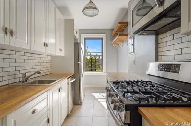 8910 35th Avenue E1L, Jackson Heights, NY 11372