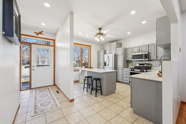 12137 88th Place N, Maple Grove, MN 55369