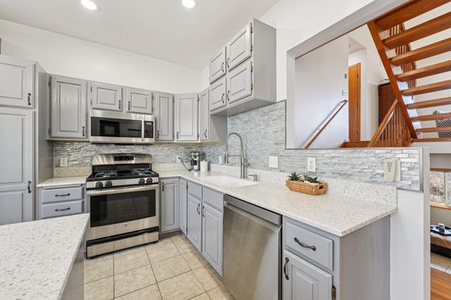 12137 88th Place N, Maple Grove, MN 55369