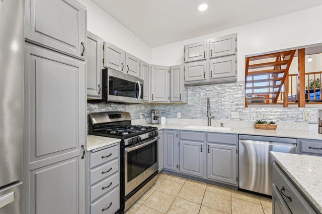 12137 88th Place N, Maple Grove, MN 55369