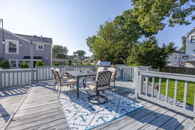 28 Brookdale Avenue, Milford, CT 06460