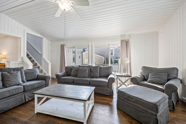 28 Brookdale Avenue, Milford, CT 06460