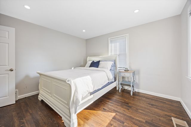 28 Brookdale Avenue, Milford, CT 06460