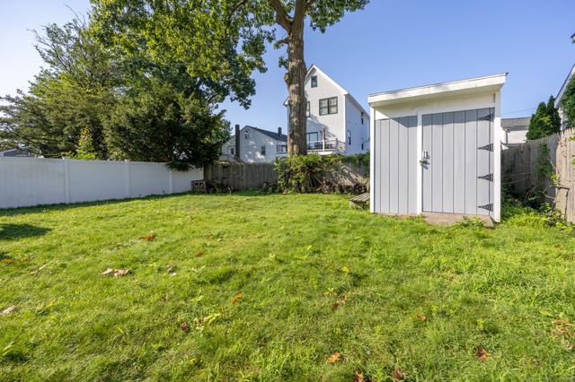 28 Brookdale Avenue, Milford, CT 06460