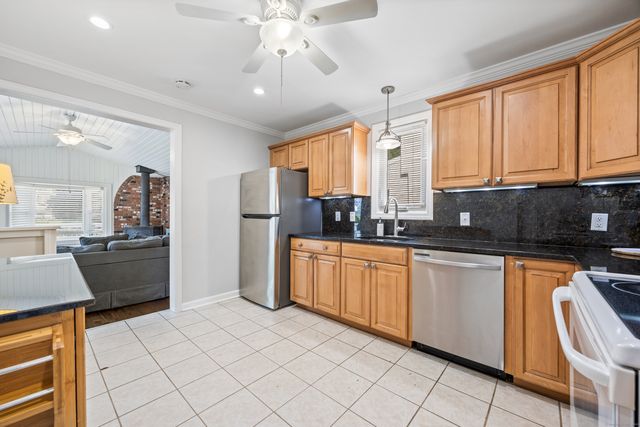 28 Brookdale Avenue, Milford, CT 06460